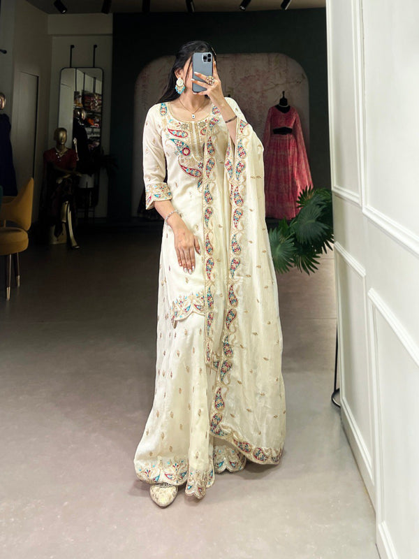 The Perfect Fusion Of Classic Elegance And Modern Suit Set