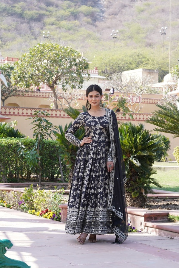 Black Woven Viscose Kurta Set